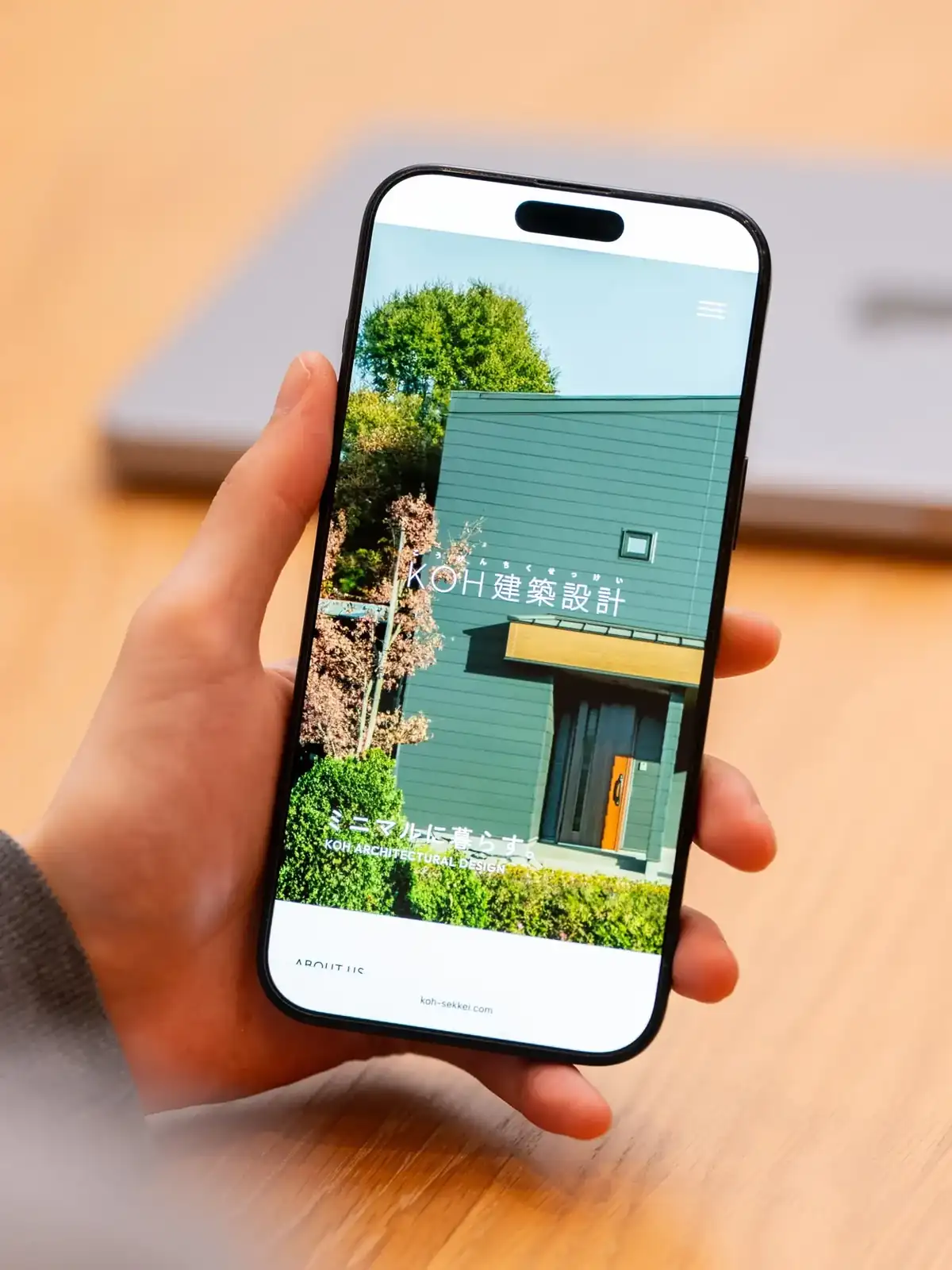 スマートフォンで見る KOH建築設計の Web サイト